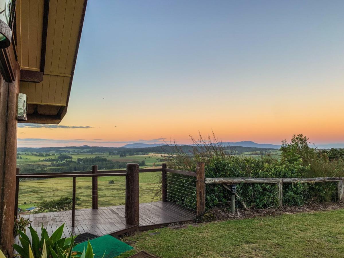 Mt Quincan Crater Retreat Yungaburra Extérieur photo